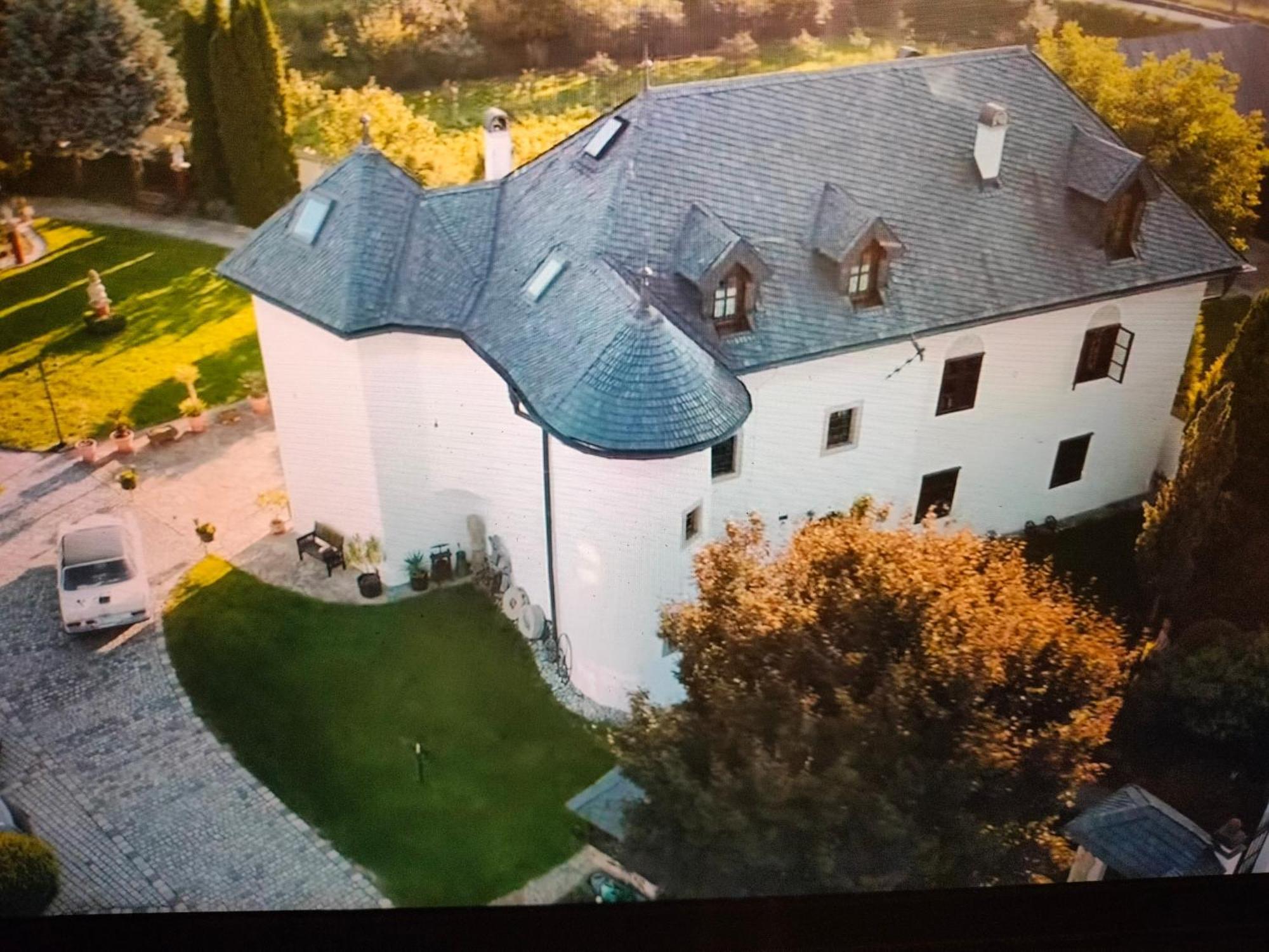 Апартаменти Castle Kastiel Kotesova Екстер'єр фото
